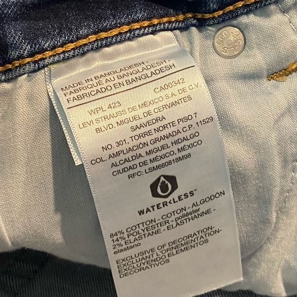 DENIZEN by Levi’s Mid-rise Boyfriend Distressed Raw Cuffed Hem Jeans Size 16 - Picture 7 of 9